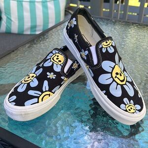 Vans Slip Ons women’s size 8.5, Men’s 7